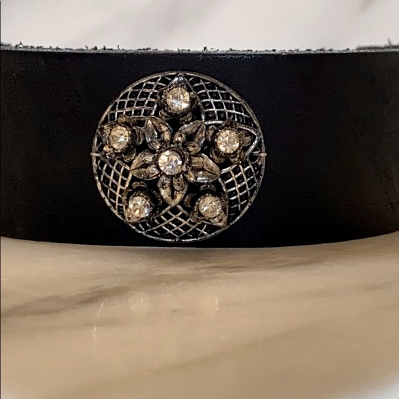 NWOT handmade leather bracelet with brooch - Picture 4 of 6